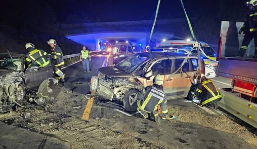 Verkehrsunfall in den frühen Morgenstunden – Frontalzusammenstoß auf der S31